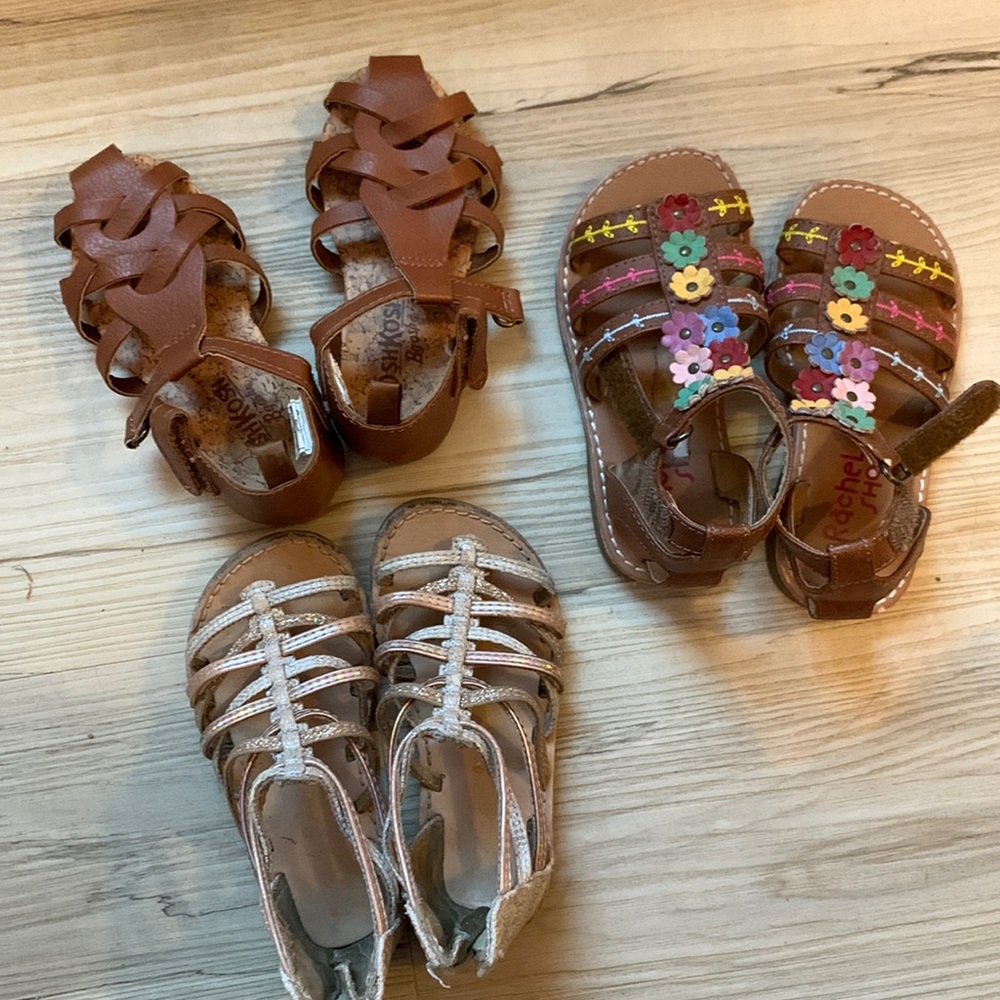 Lot of 3 girls / toddler  sandles shoes sizes 6 and 7